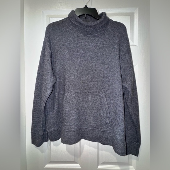 Faherty Gray Knit fold over neck front pocket long sleeve shirt. Size L GUC - Picture 3 of 10